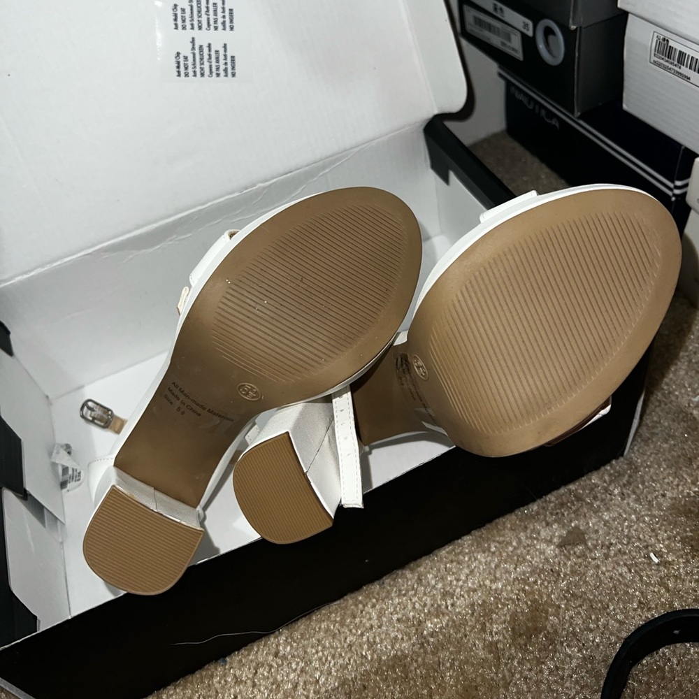 White platform! - Picture 2 of 9